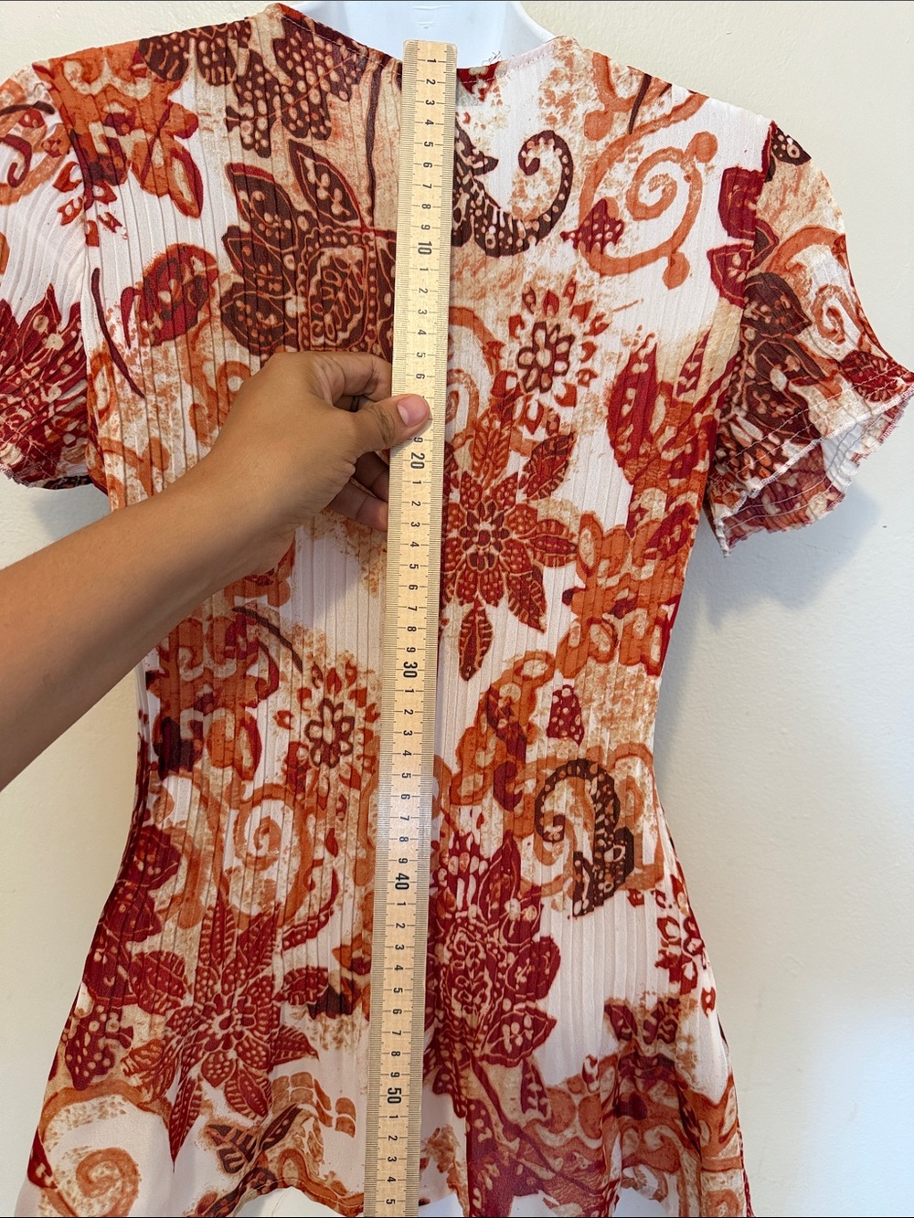 East 5th Rust and White Floral Ruffle Short Sleeve Blouse - Picture 3 of 4